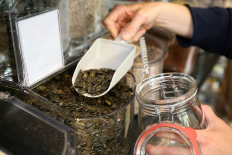 K&uuml;rbiskerne zum Abf&uuml;llen in der mass-greisslerei.at