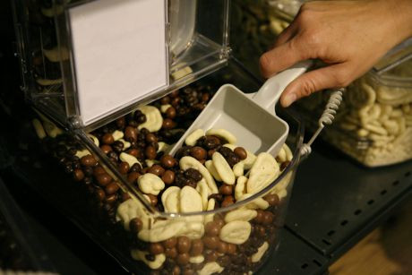 Schokodragees verpackunsfrei einkaufen in der mass-greisslerei.at