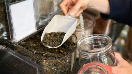 K&uuml;rbiskerne zum Abf&uuml;llen in der mass-greisslerei.at