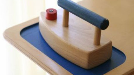 Spielzeug-B&uuml;geleisen