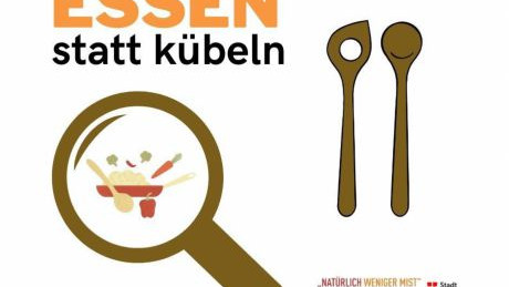 Lupe mit Gericht und Kochl&ouml;ffel