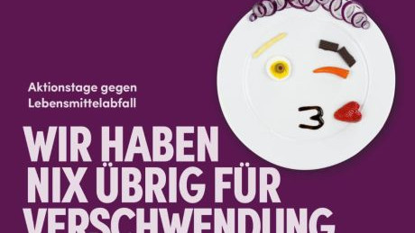 Teller und Schriftzug