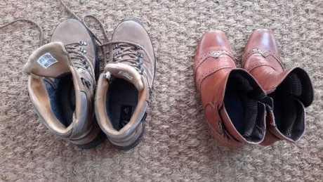 Schuhe am Fu&szlig;abstreifer