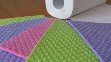 K&uuml;chenrolle und Schwammt&uuml;cher