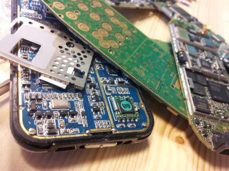 Platinen aus alten Mobiltelefonen