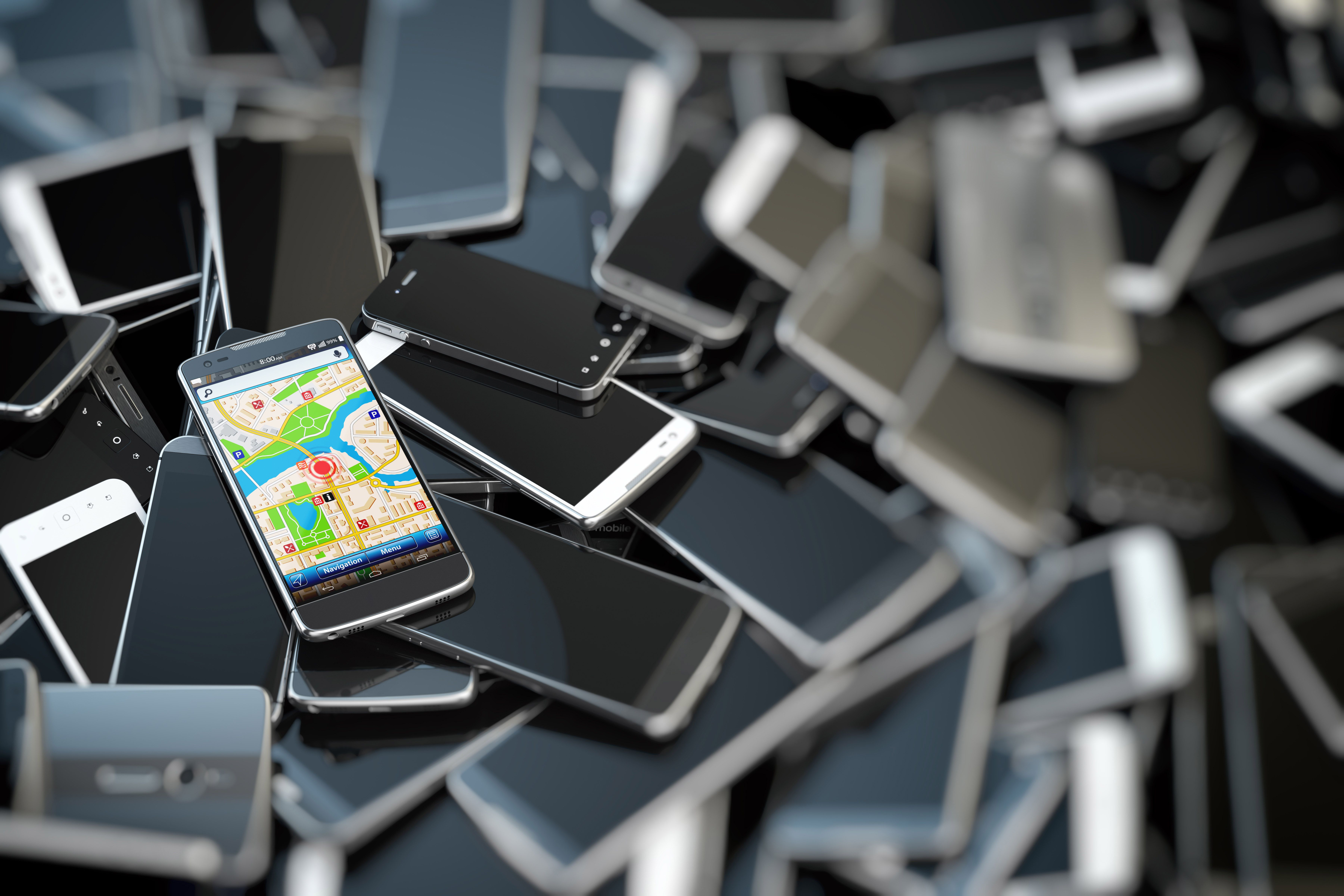 viele alte Smartphones