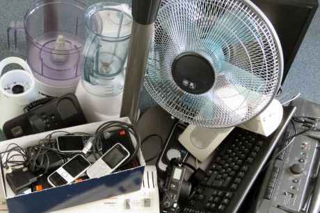 Elektroschrott, wie Handys, K&uuml;chenger&auml;te & Co